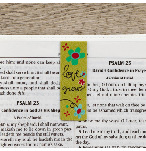 Love Never Fails Magnetic Bookmarks Set